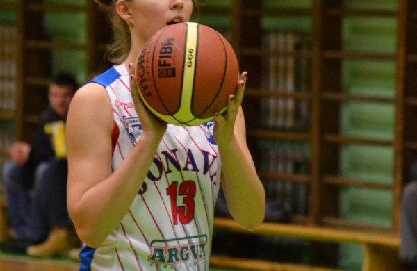 Daugybė klaidų puolime lėmė pirmąją Jonavos krepšininkių nesėkmę