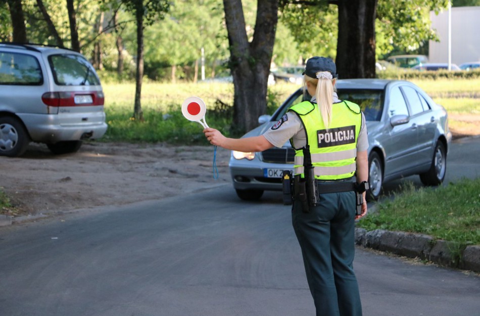  Savaitgalis Jonavoje: girti vairuotojai, sukeltos avarijos ir brangių traktorių vagystė
