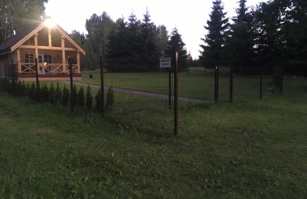 Skaitytoja: „Ar įstatymiškai draudžiama prieiga prie tvenkinio?"