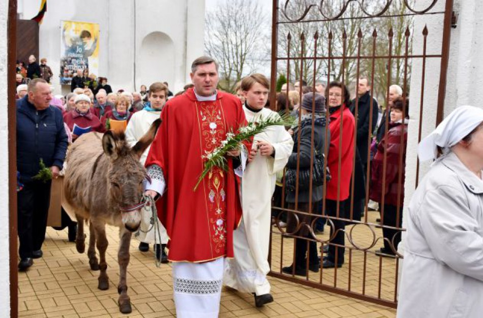 Jonavos parapiją palieka kunigas A.Mikitiukas