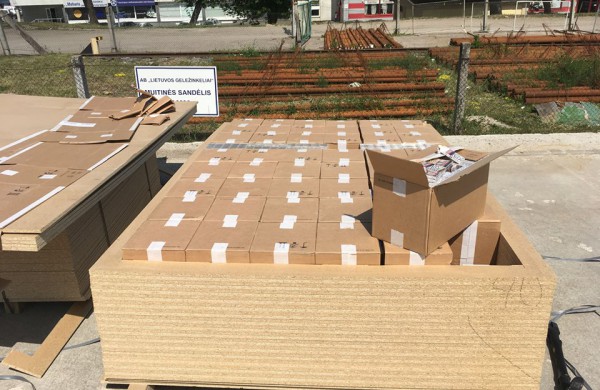 Nelegalios cigaretės Lietuvai kainuoja daugiau nei 50 milijonų eurų per metus