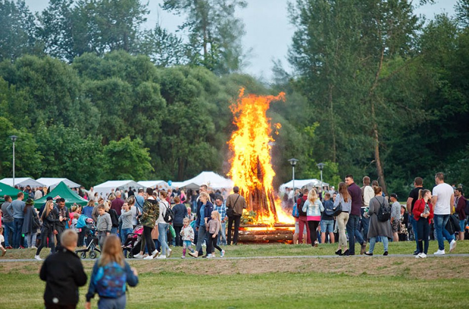 Atsargiai: Joninių laužai gali tapti labai rimtu pavojumi miškui