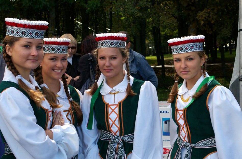 Mažosiose kultūros sostinėse – šimtmečio nominantų apdovanojimai - atiduokite savo balsą už jonaviškę