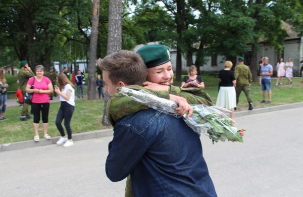Rukloje ir Tauragėje į atsargą išleisti beveik 1000 šauktinių