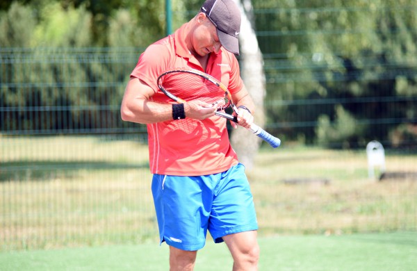 Pasibaigė teniso turnyras „Jonavos žinių“ taurei laimėti