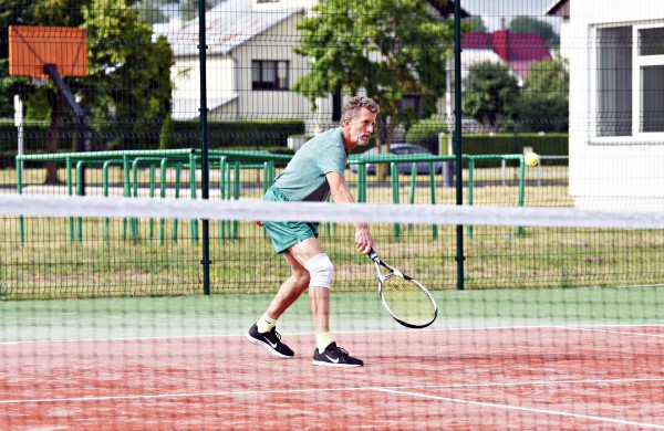 Pasibaigė teniso turnyras „Jonavos žinių“ taurei laimėti
