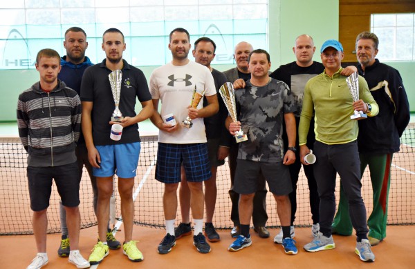 Pasibaigė teniso turnyras „Jonavos žinių“ taurei laimėti