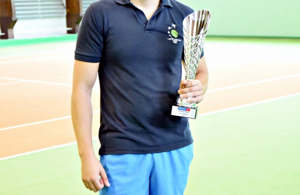 Pasibaigė teniso turnyras „Jonavos žinių“ taurei laimėti