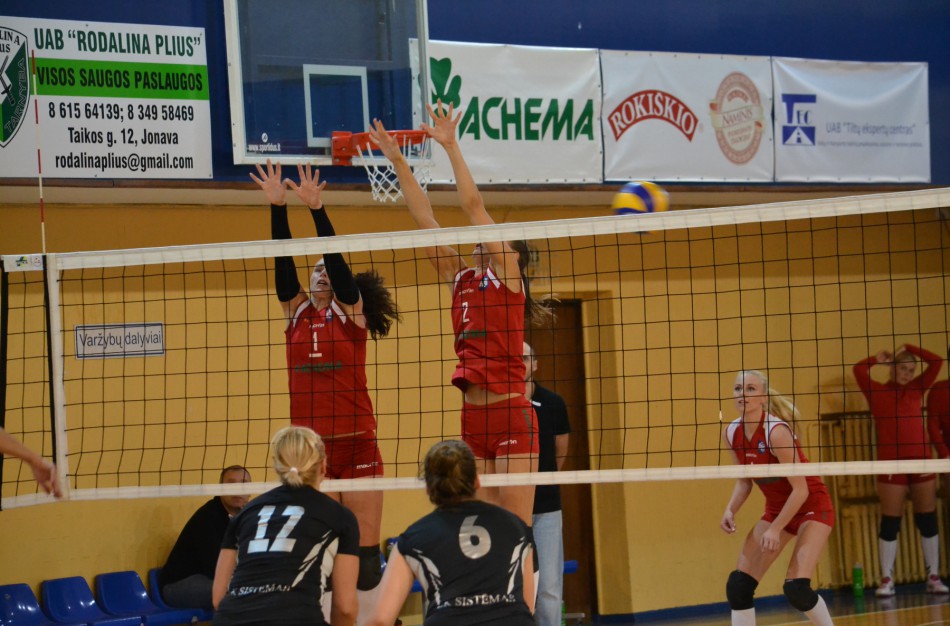 Jonavos tinklininkės nepaliko galimybių laimėti ir latvėms