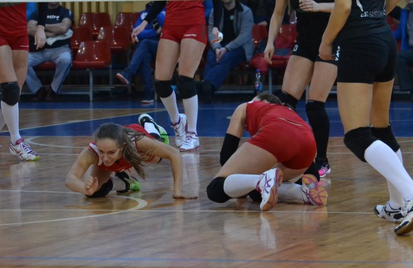 Jonavos tinklininkės nepaliko galimybių laimėti ir latvėms