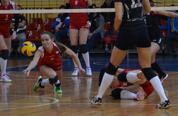 Jonavos tinklininkės nepaliko galimybių laimėti ir latvėms