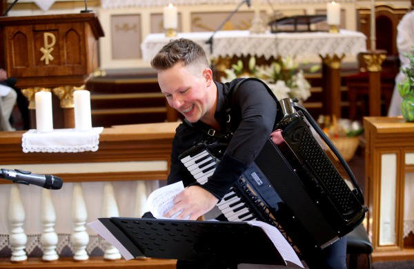 Skarulių muzikos festivalis prasidėjo su gausiomis publikos ovacijomis