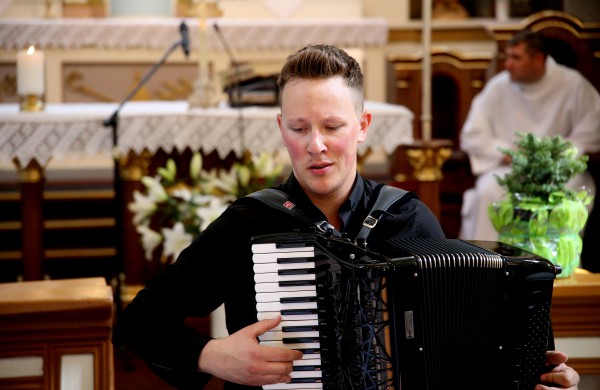 Skarulių muzikos festivalis prasidėjo su gausiomis publikos ovacijomis