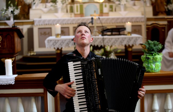 Skarulių muzikos festivalis prasidėjo su gausiomis publikos ovacijomis