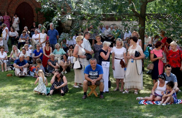 Skarulių muzikos festivalis prasidėjo su gausiomis publikos ovacijomis