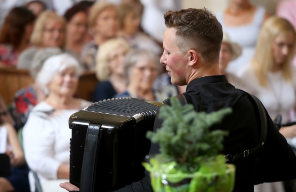 Skarulių muzikos festivalis prasidėjo su gausiomis publikos ovacijomis