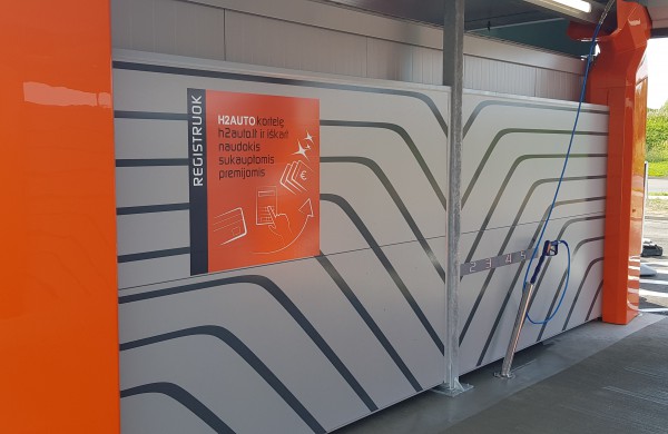 „H2AUTO“ bekontaktė savitarnos plovykla jau atidaryta ir Jonavoje