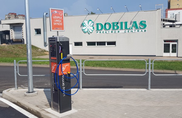 „H2AUTO“ bekontaktė savitarnos plovykla jau atidaryta ir Jonavoje