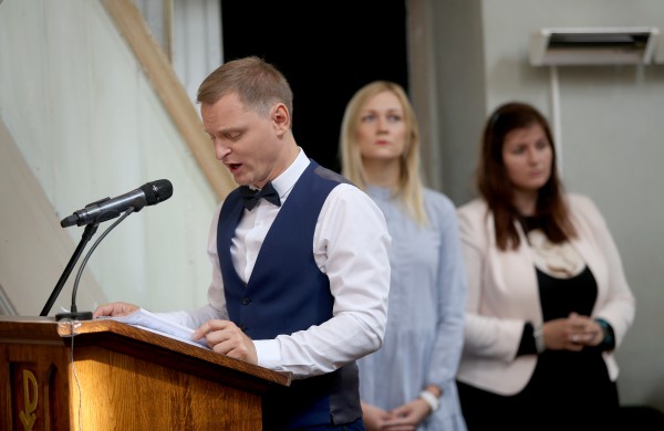 Viešniai iš Amerikos plojo pilna Skarulių bažnyčia