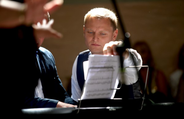 Viešniai iš Amerikos plojo pilna Skarulių bažnyčia