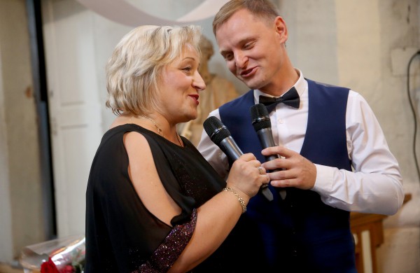 Viešniai iš Amerikos plojo pilna Skarulių bažnyčia