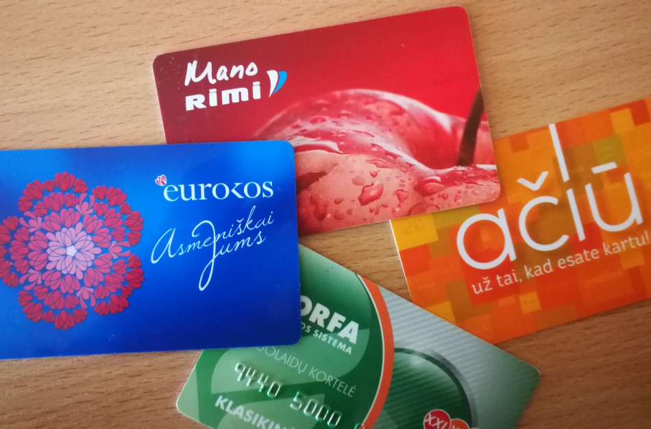 Teisingumo viceministrė: iš lojalumo programose dalyvaujančių pirkėjų negali būti prašoma asmens kodų