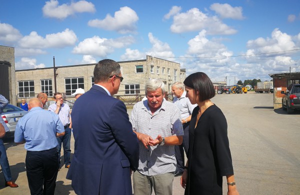 Premjeras: susipriešinimas žemės ūkio problemų neišspręs