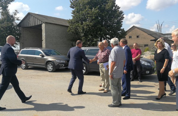 Premjeras: susipriešinimas žemės ūkio problemų neišspręs