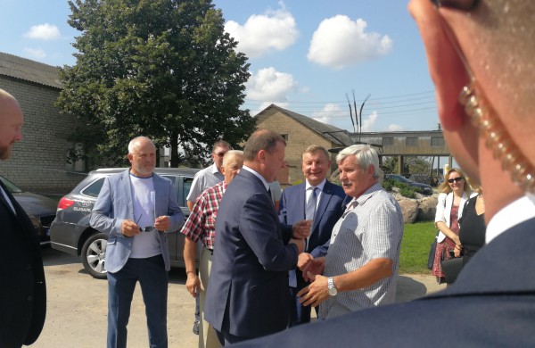 Premjeras: susipriešinimas žemės ūkio problemų neišspręs