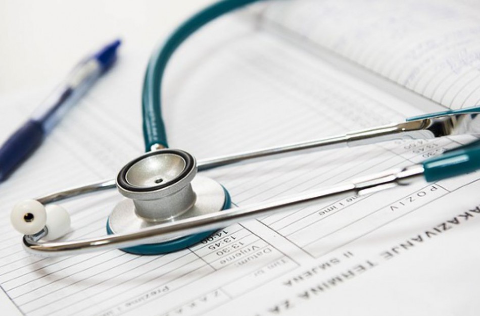 Gydymo įstaigos ir vaistinės kviečiamos prisidėti prie visuomenės informavimo