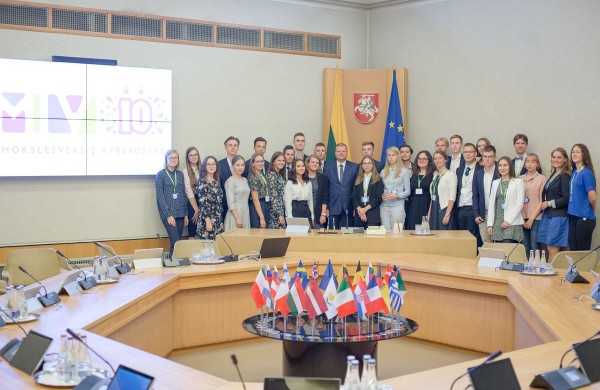 Projekte „Moksleiviai – į Vyriausybę“ dalyvauja jonavietis 