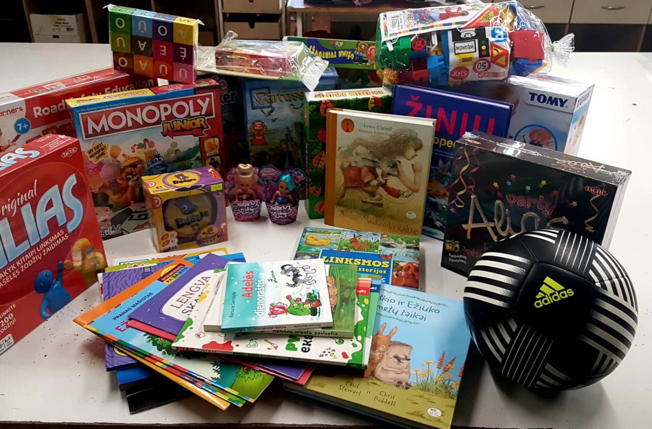 To dar nebuvo: vietoj vestuvinių puokščių – žaislai vaikams!