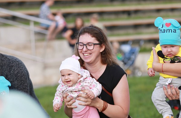 Užsiėmimų netrūks nei kūdikiams, nei paaugliams  