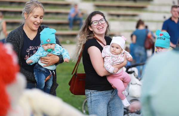 Užsiėmimų netrūks nei kūdikiams, nei paaugliams  