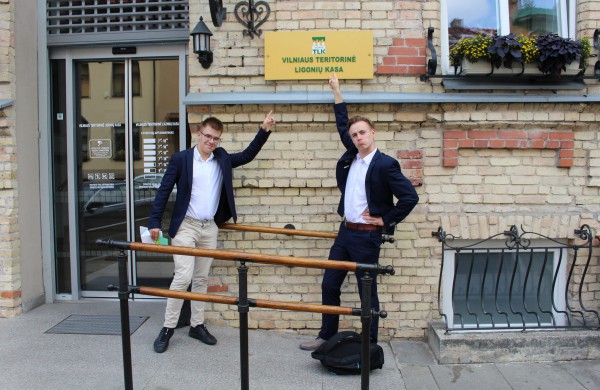 „Moksleiviai – į Vyriausybę“ domėjosi ligonių kasų darbu