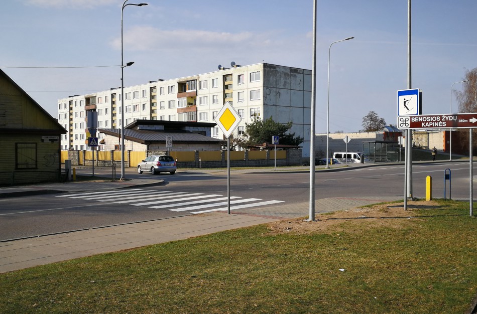 Vasario 16-osios g. bus ribojamas eismas