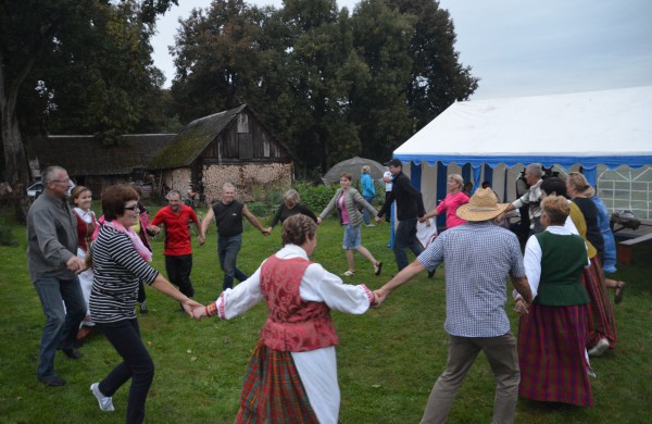 Vasaros palydos Saleninkuose