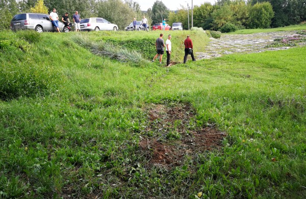 Girtas BMW vairuotojas skriejo apie 100 metrų