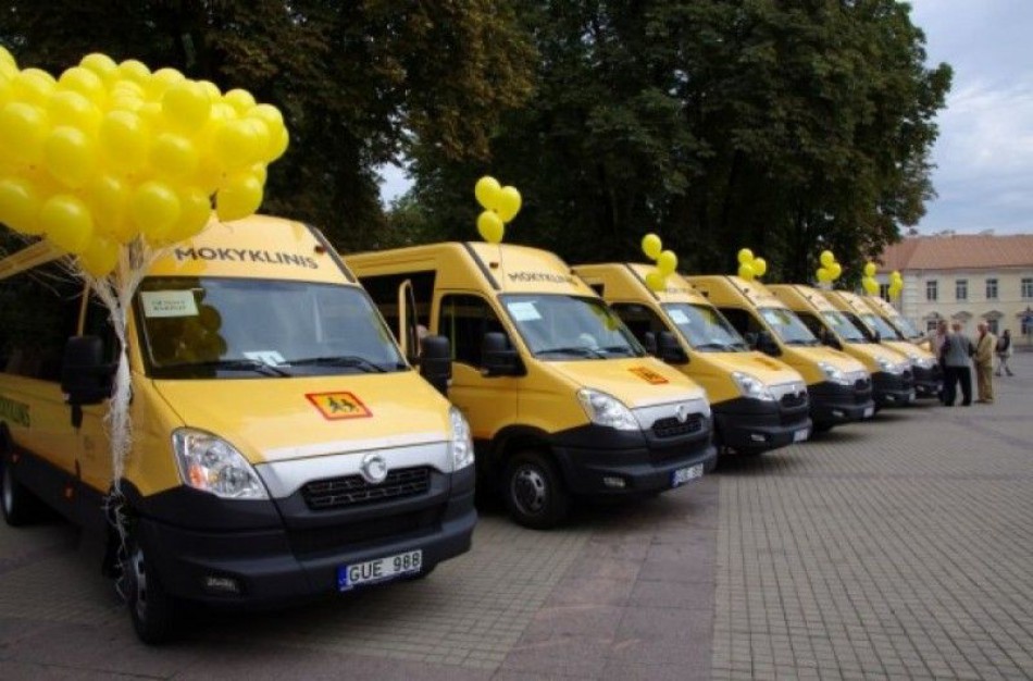 Jonavos rajonui skirti trys geltonieji mokykliniai autobusai – pirmasis bus perduotas šiandien 