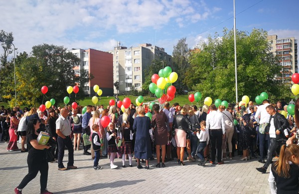 Tegul naujieji mokslo metai visiems jums suteikia plačių pažinimo erdvių