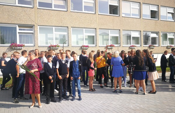 Tegul naujieji mokslo metai visiems jums suteikia plačių pažinimo erdvių