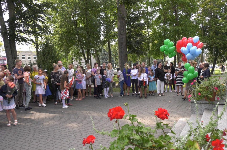 Janinos Miščiukaitės meno mokykloje naujus mokslo metus pasitiko apie 120 pirmokėlių