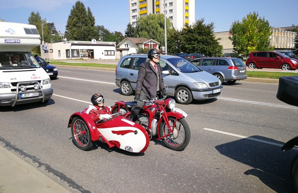 Daugiau nei 1000 km kelionės dalyviai stabtelėjo Jonavoje