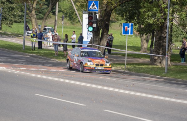 Daugiau nei 1000 km kelionės dalyviai stabtelėjo Jonavoje
