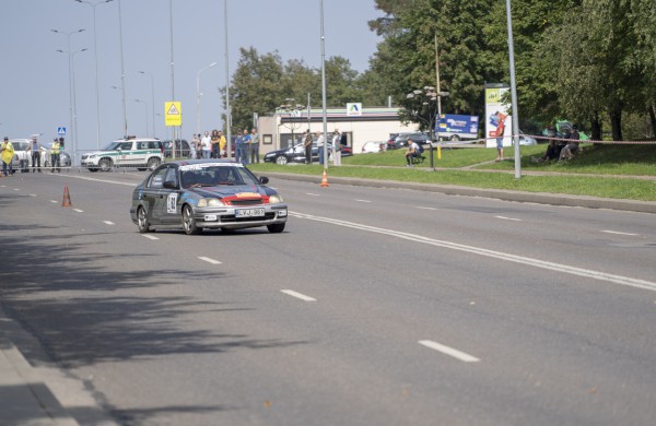 Daugiau nei 1000 km kelionės dalyviai stabtelėjo Jonavoje