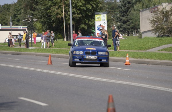 Daugiau nei 1000 km kelionės dalyviai stabtelėjo Jonavoje