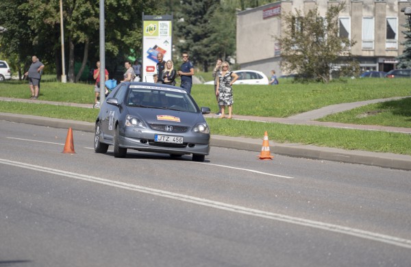 Daugiau nei 1000 km kelionės dalyviai stabtelėjo Jonavoje