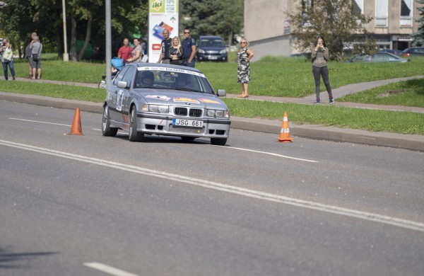 Daugiau nei 1000 km kelionės dalyviai stabtelėjo Jonavoje
