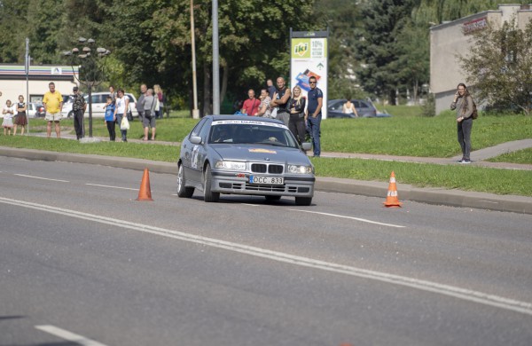 Daugiau nei 1000 km kelionės dalyviai stabtelėjo Jonavoje