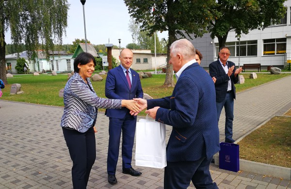 Šveicarijos lietuvių bendruomenės nuotraukų paroda Šveicarijos seniūnijoje